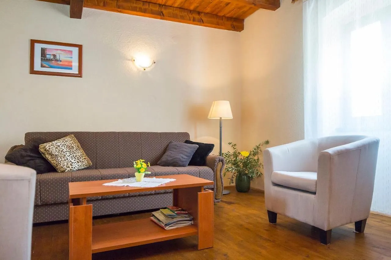 House Dean Holiday home Mali Turini