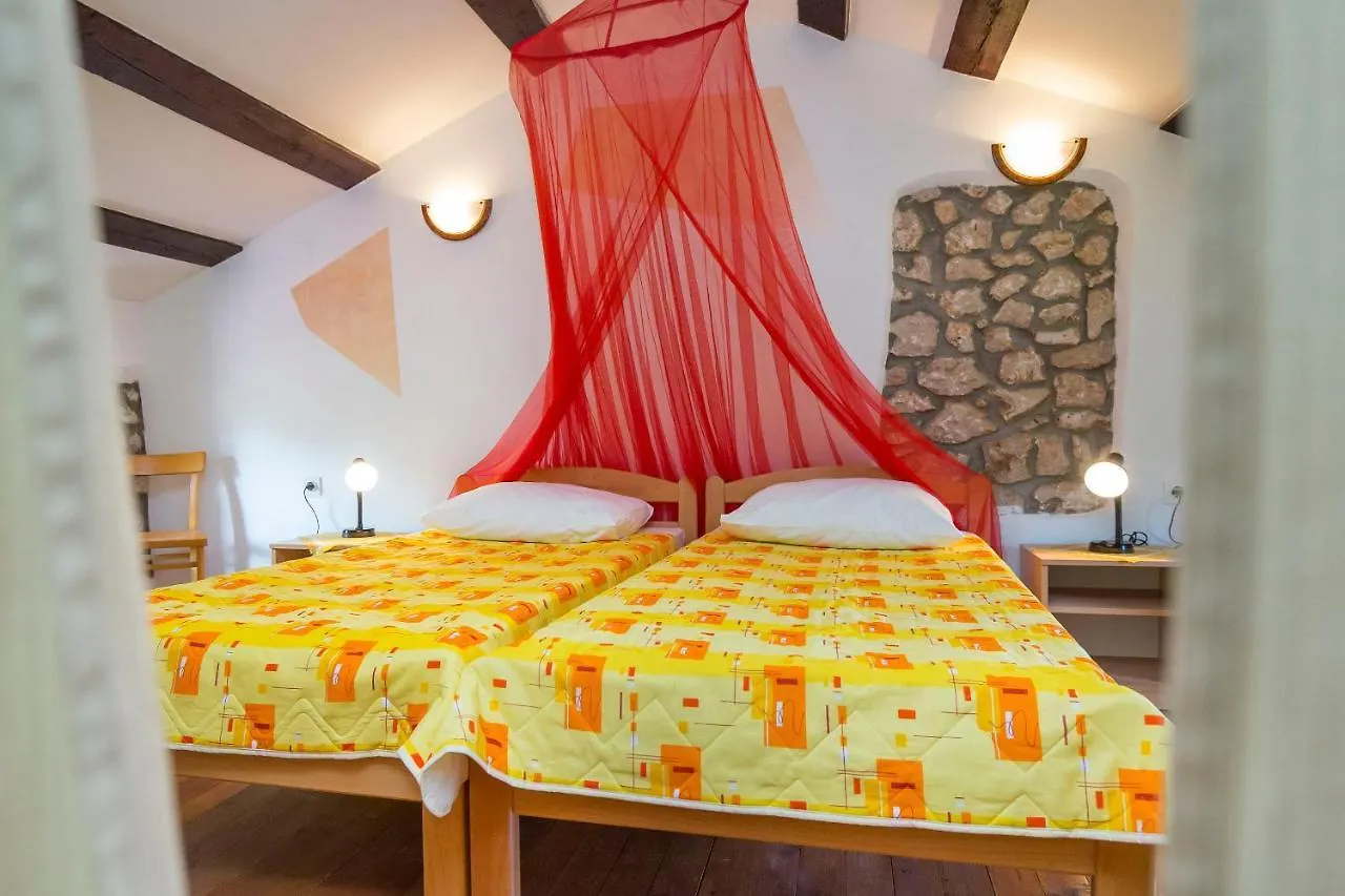 House Dean Holiday home Mali Turini