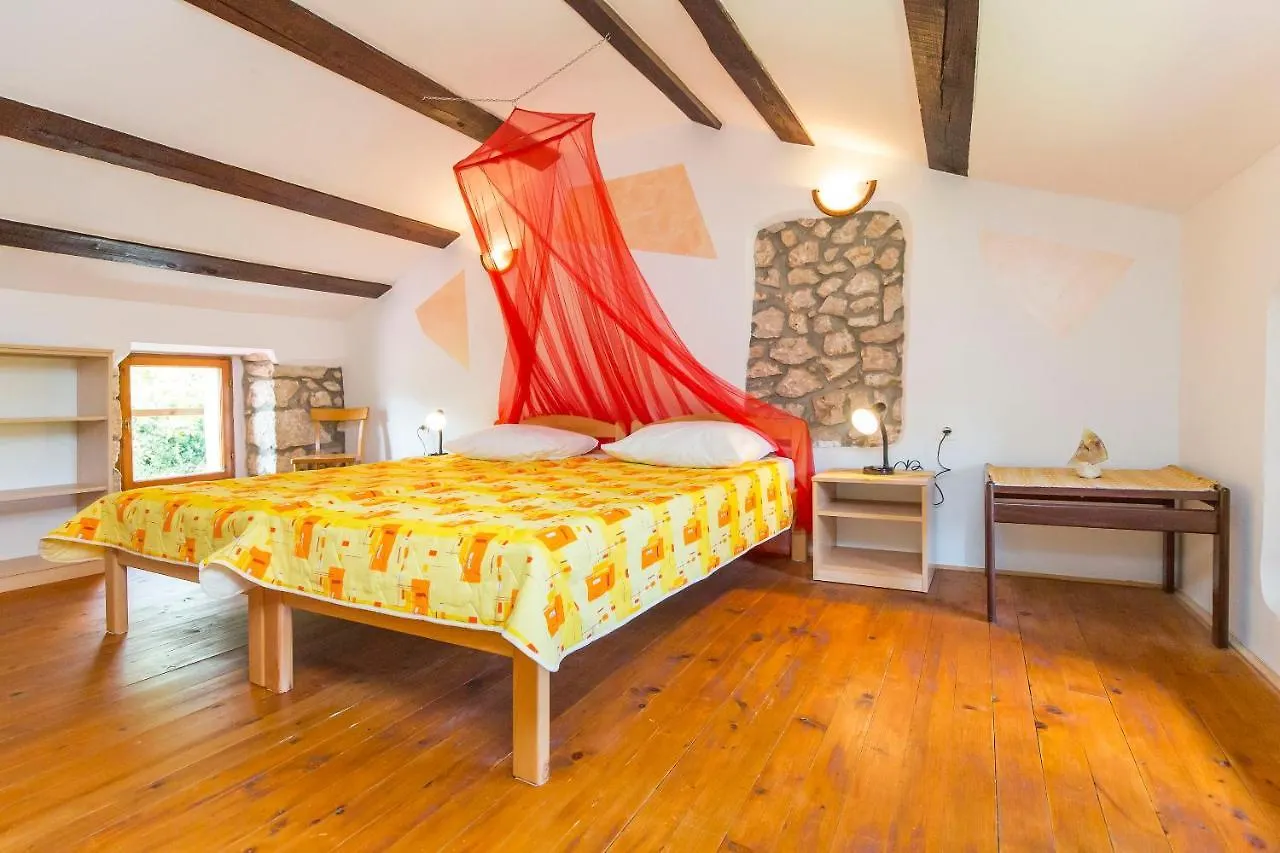 House Dean Holiday home Mali Turini