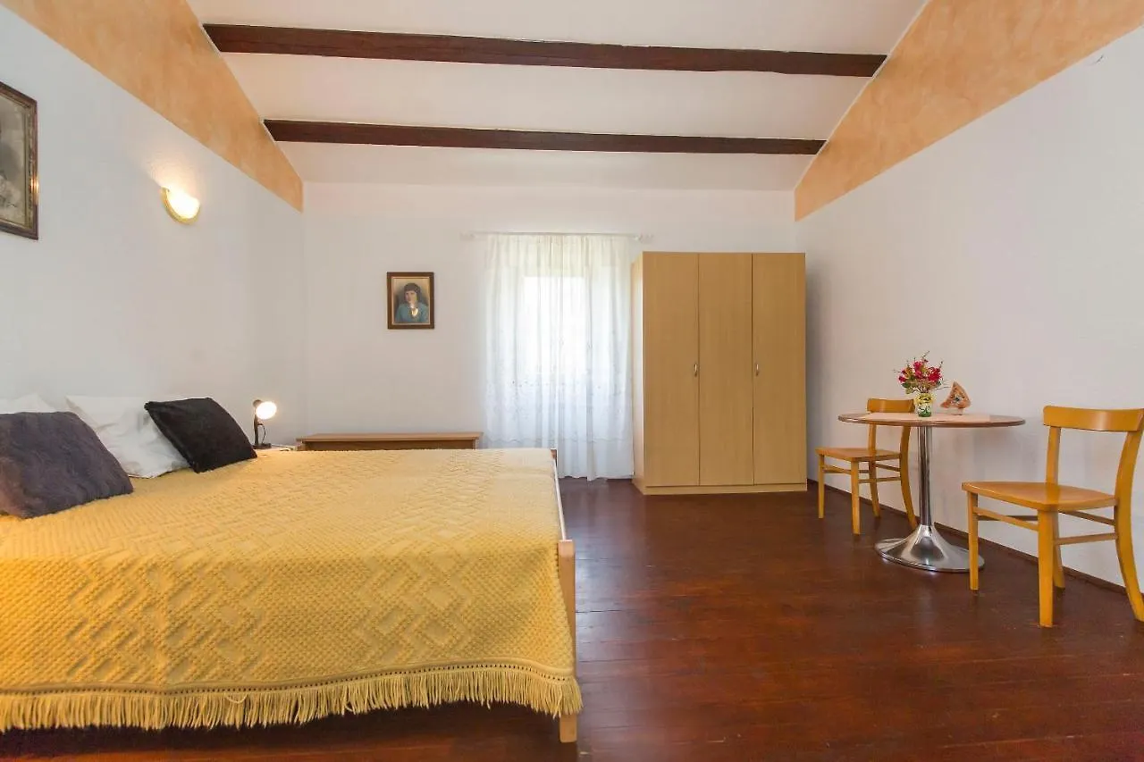 House Dean Holiday home Mali Turini Croatia