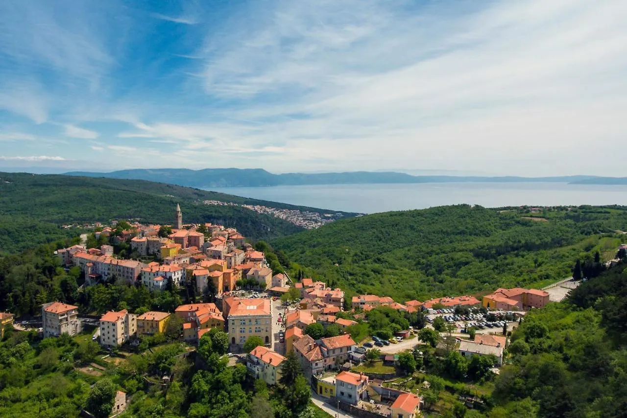 House Dean Villa Mali Turini 0*,
